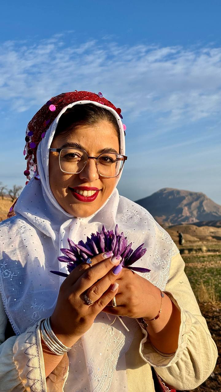 انسیه احتشام پورر